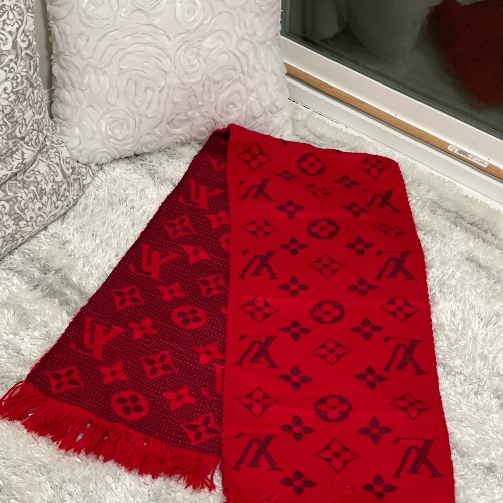 Louis Vuitton Vibrant Red Monogram Scarf - Picture 5 of 7